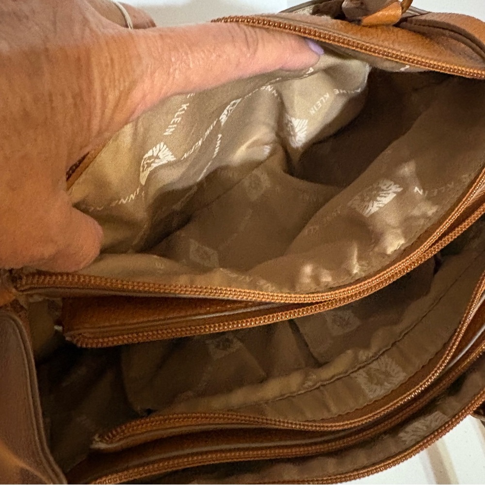 Anne Klein satchel handbag in a caramel or brown shade, - Picture 6 of 11